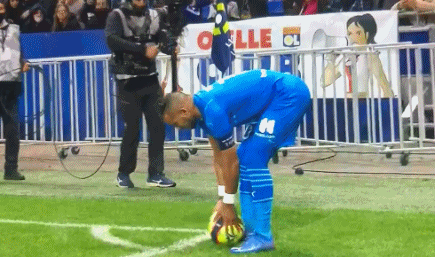 罗体：莫拉塔与妻子再陷情感危机，两人都删了简介中对方信息