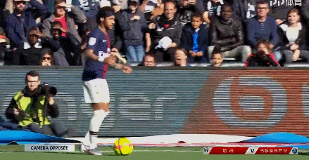 76人多点开花，半场狂轰11记三分得到69分