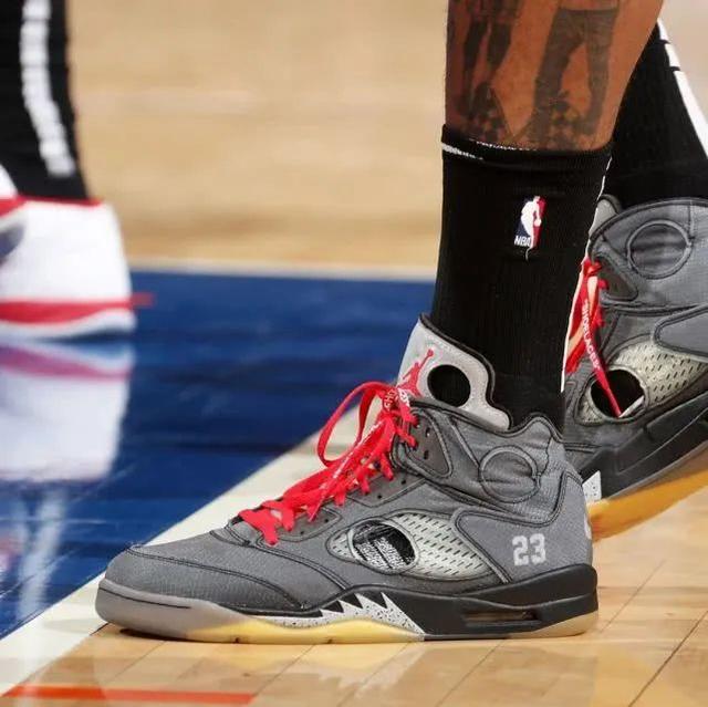 斯卢茨基：明天会竭尽全力发挥出最好的精神面貌和技战术水平（斯卢茨基：明日将全力展现最佳斗志与技战术状态）