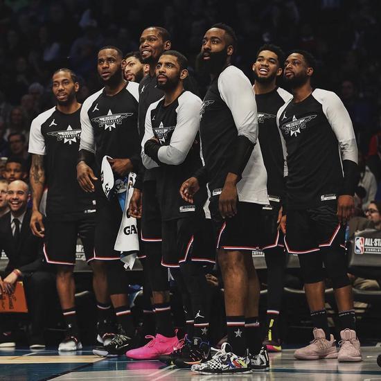 尼日利亚队收到足协支付的奖金，已恢复训练备战世预赛（足协奖金到位，尼日利亚队重启训练备战世预赛）