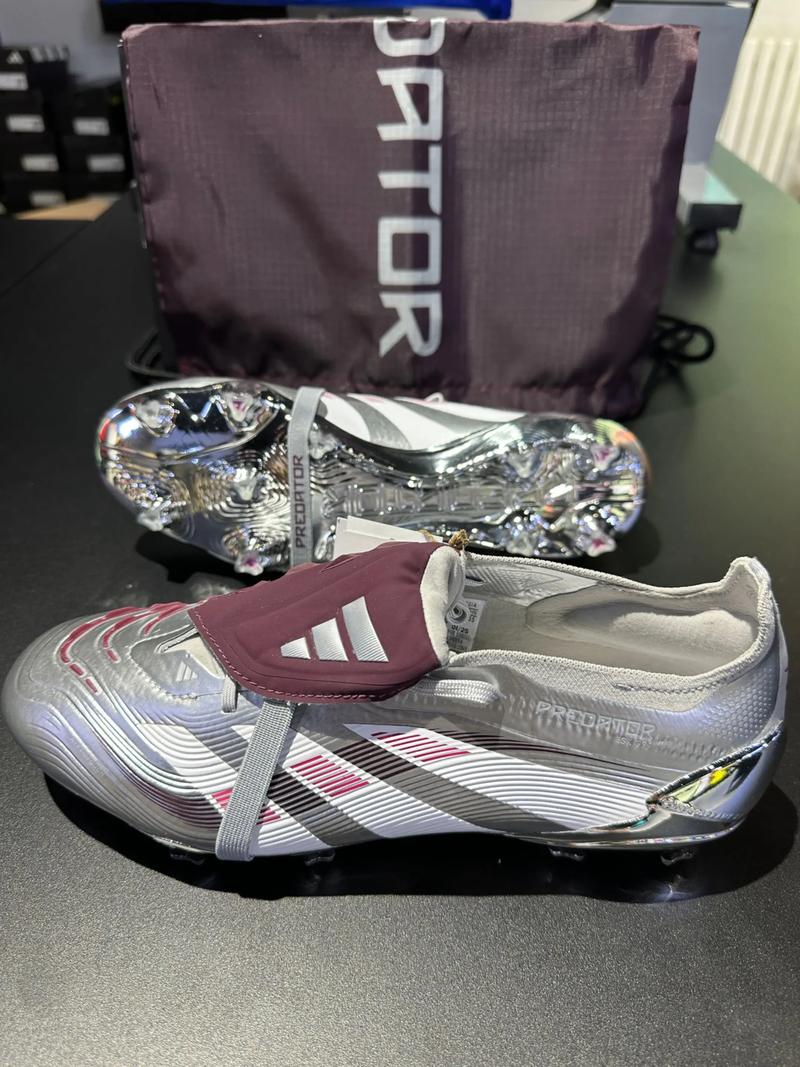 时隔34年维京队再夺挪超冠军，球迷冲入球场内疯狂庆祝（维京队暌违34年重夺挪超桂冠，球迷涌入球场狂欢）