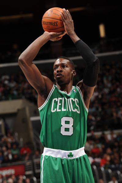 RAC1：奥尔莫左肩脱臼，预计将缺阵一个月（RAC1称奥尔莫左肩脱臼，预计休战一个月）