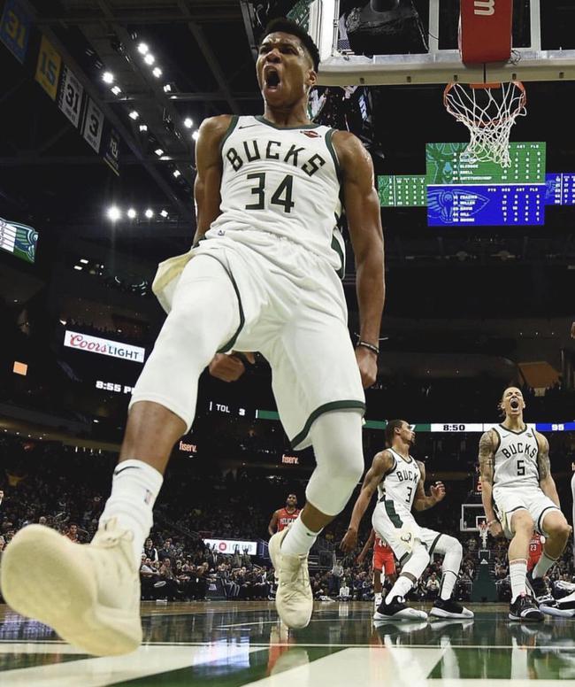 孔蒂：卡拉巴赫是这赛季的欧冠黑马；卢卡库还没做好复出准备（孔蒂称卡拉巴赫为本季欧冠黑马，卢卡库复出尚未就绪）