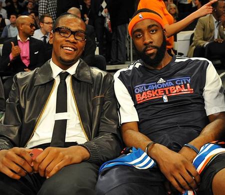 起伏太大！凤凰首节36分&第二节仅得12分，半场落后4分（凤凰状态过山车：首节36分、次节仅12分，半场落后4分）