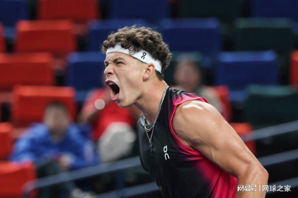 DFS加盟湖人的期待：重返有意義的籃球舞臺 努力爭奪冠軍輝煌.